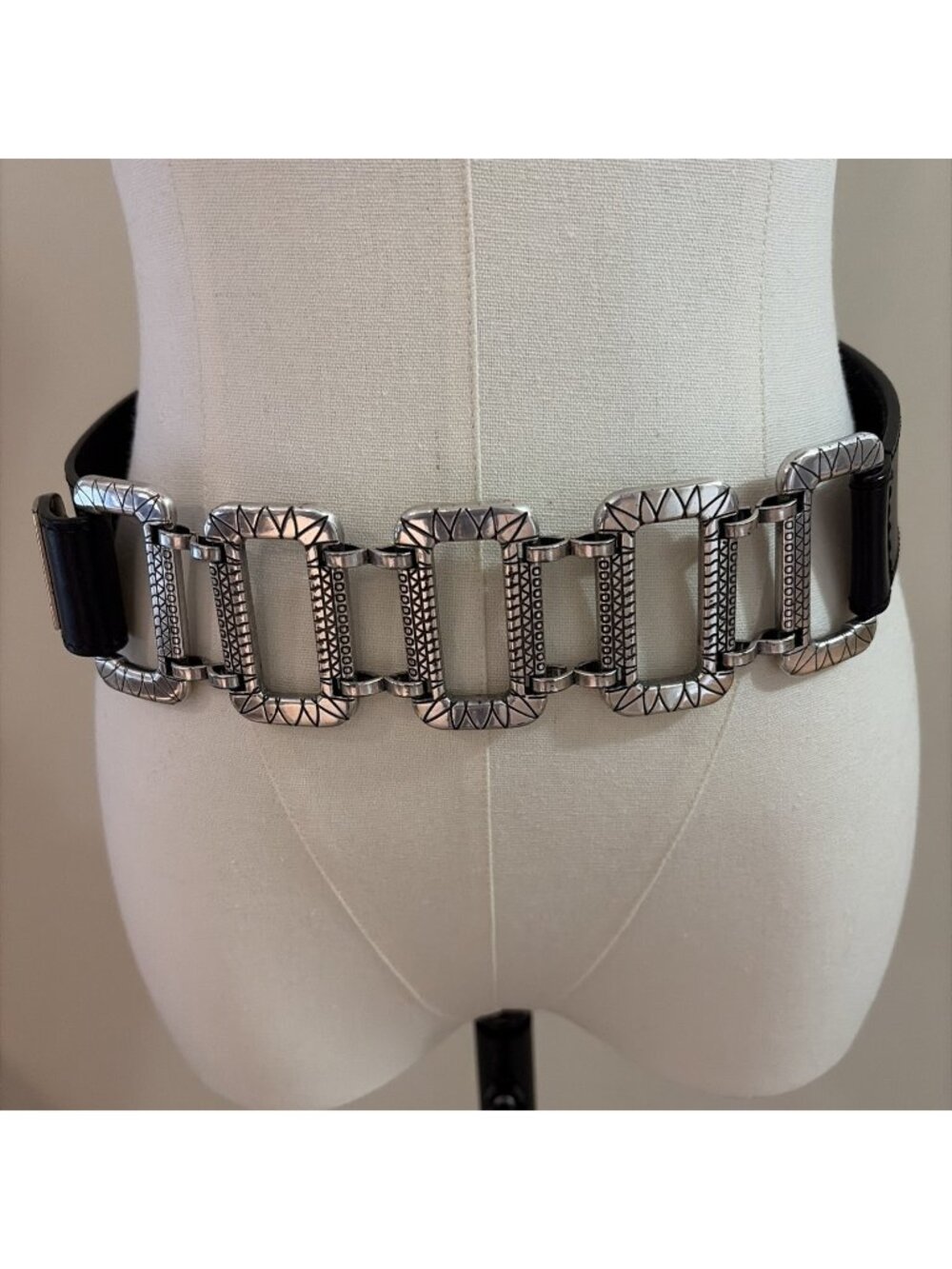 Chicos Chain Link Belt Size S/M Black Leather Silver Chain Adjustable Statement